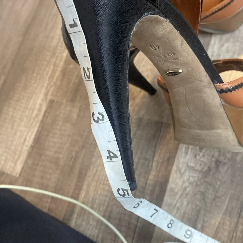 Sergio Rossi  Leather sandals